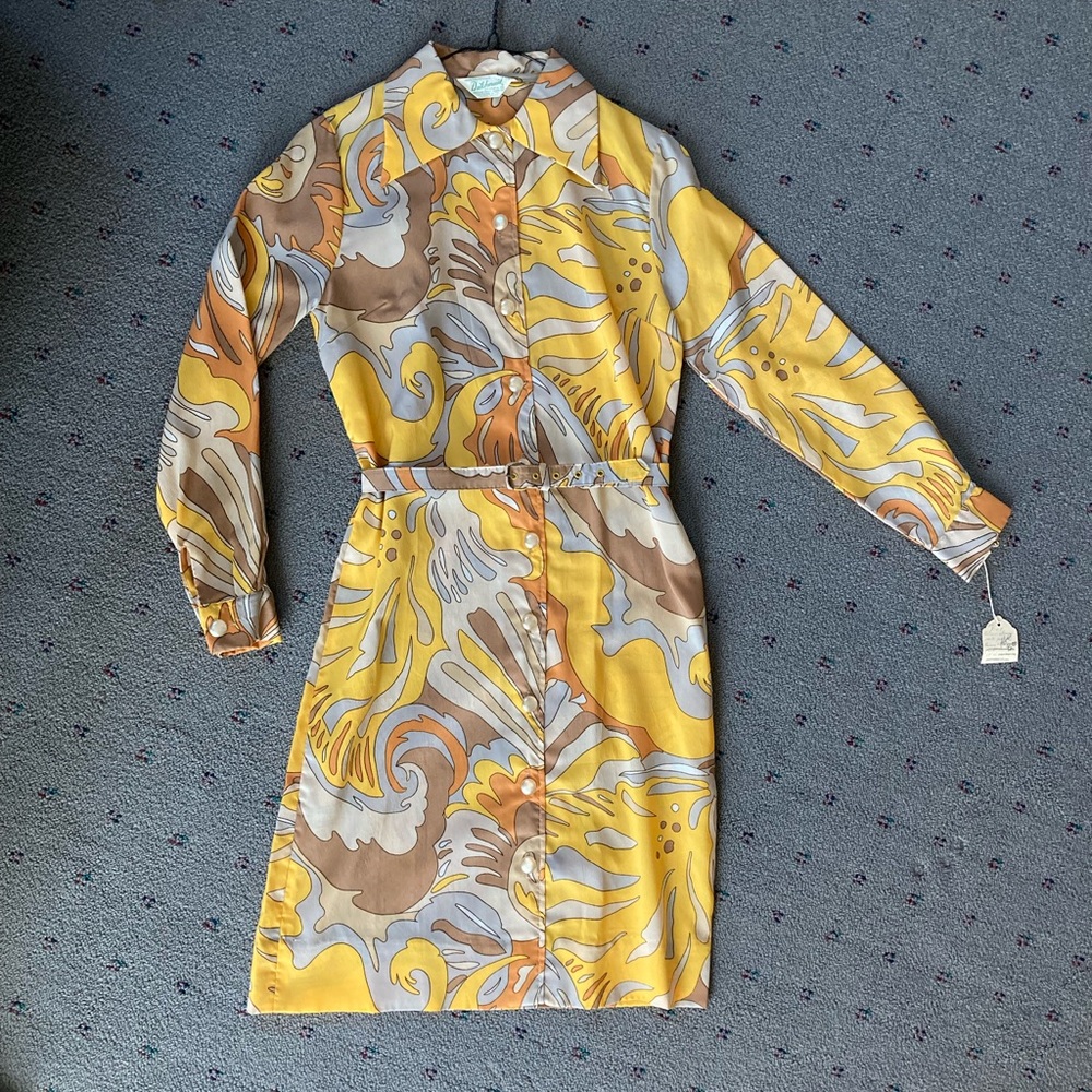 Vintage 70’s mod dress w/ matching belt / NWT / bust 36”